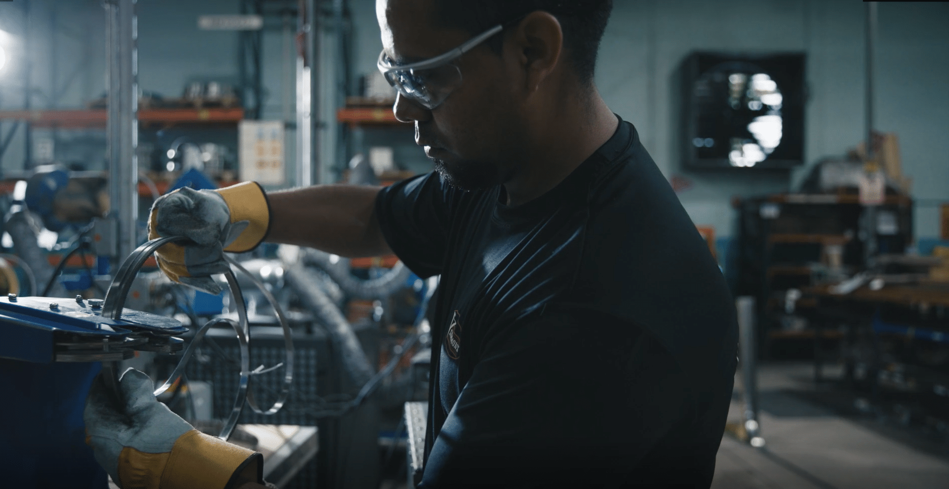 A Closer Look at Simmons Knife & Saw Simmons Knife & Saw